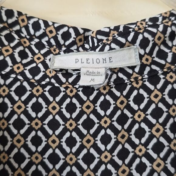 Chic Geometric Print Blouse,Retractable Sleeves, NWOT! - Picture 2 of 8